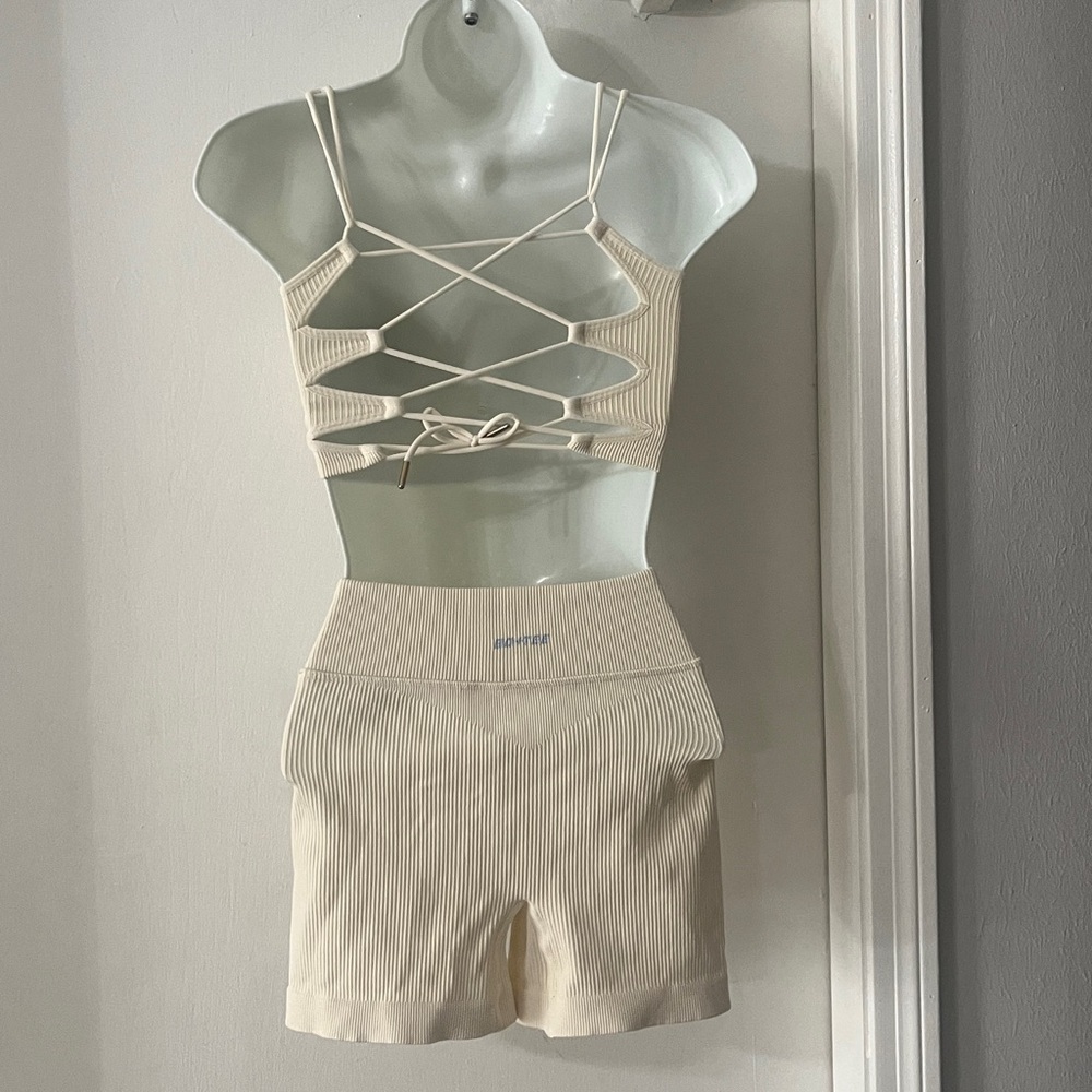 Bo+Tee Cream Ribbed Sports Bra and Shorts Set - Picture 4 of 11